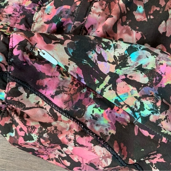 LULULEMON Tracker Low-Rise Lined Short 4" - Picture 8 of 10